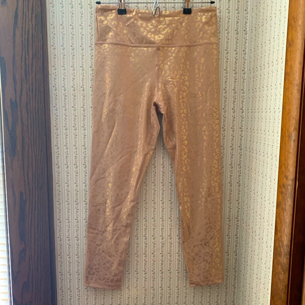 Size 8-10 Gold Leopard Light n Tight Hi-Rise 7/8 24” Leggings